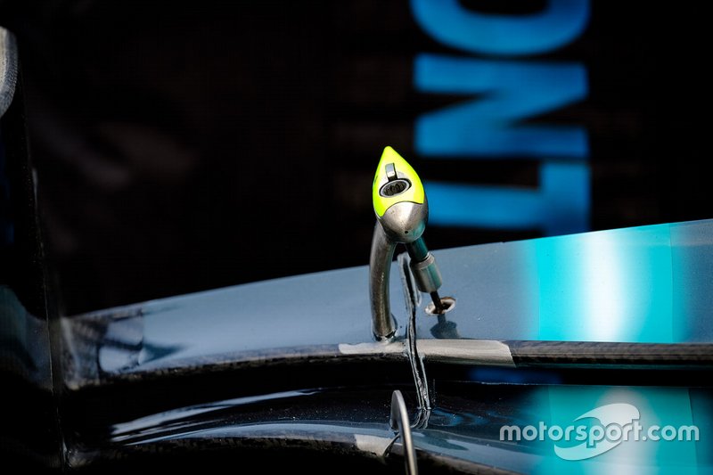 Mercedes AMG F1 W10, dettaglio dell'ala anteriore
