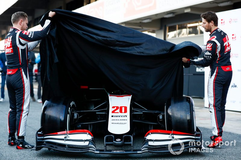 Romain Grosjean, Haas F1 Team, Haas F1 Team and Kevin Magnussen, Haas F1 Team at the unveiling of the Haas VF-20