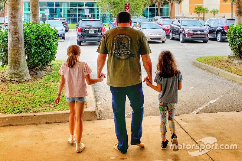 Ryan Newman with his daughters Brooklyn Sage, Ashlyn Olivia