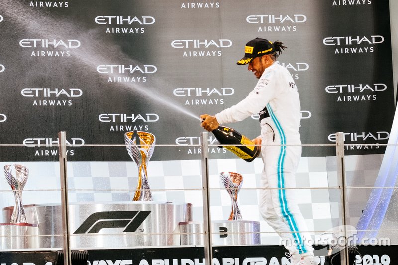 Podio: Lewis Hamilton, Mercedes AMG F1 