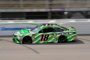 Kyle Busch, Joe Gibbs Racing, Toyota Camry Interstate Batteries