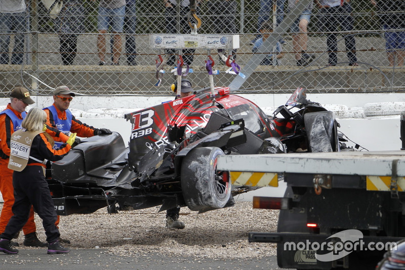 La voiture #1 Rebellion Racing Rebellion R-13: Andre Lotterer, Neel Jani, Bruno Senna après son crash