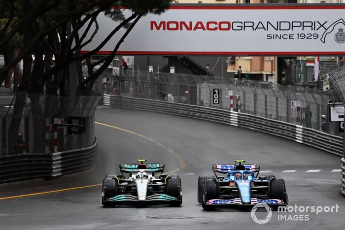 Lewis Hamilton, Mercedes W13, lucha con Esteban Ocon, Alpine A522