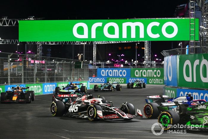 Zhou Guanyu, Stake F1 Team KICK Sauber C44, Liam Lawson, VCARB 01, Kevin Magnussen, Haas VF-24, Sergio Pérez, Red Bull Racing RB20