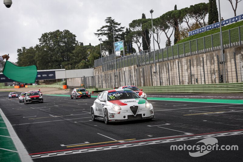 #15 HUN Alfa Romeo Giulietta TCR, Norbert Kiss, Team Hungary
