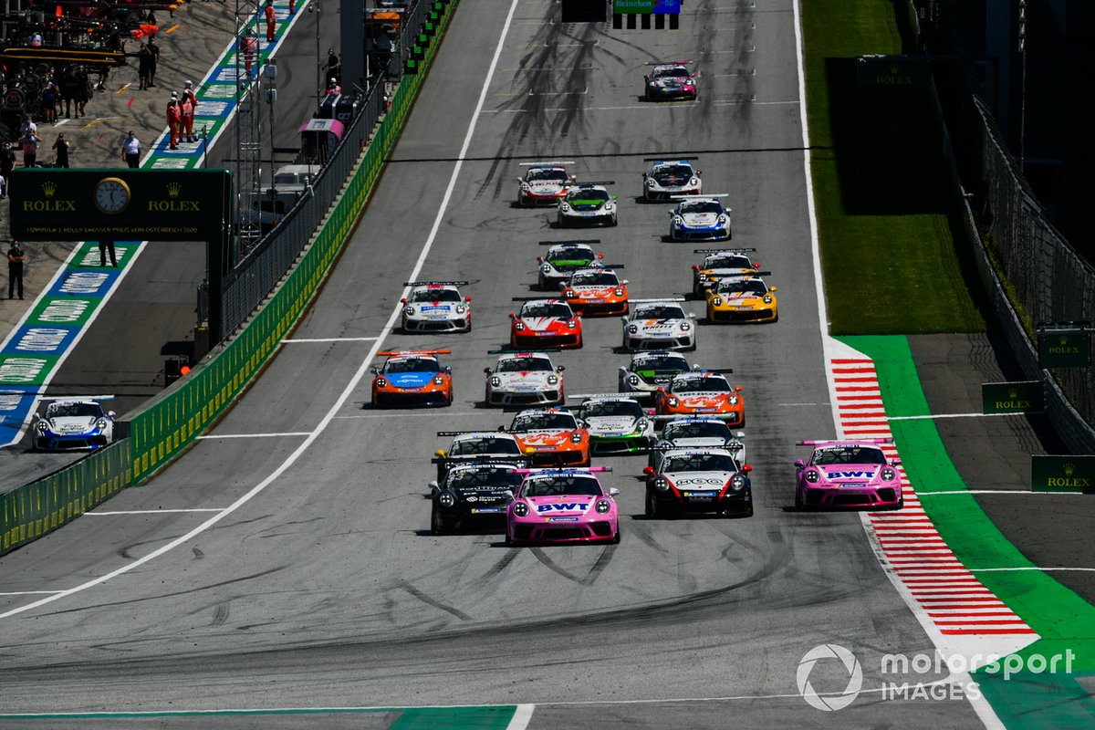 Jaxon Evans, BWT Lechner Racing precede Florian Latorre, CLRT, Leon Kohler, Lechner Racing Middle East e Dylan Pereira, BWT Lechner Racing alla partenza