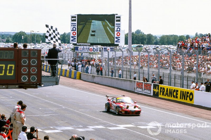 1997 Le Mans 24 Hours - Michel Neugarten, Jean-Claude Lagniez, Guy Martinolle, Porsche 911 GT2