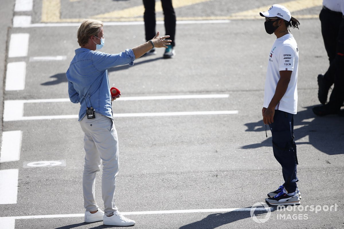 Lewis Hamilton, Mercedes-AMG Petronas F1, e Nico Rosberg