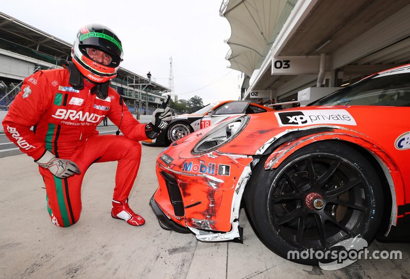 Miguel Paludo comemora pole em Interlagos