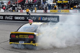 Race Winner Brad Keselowski, Team Penske, Ford Mustang