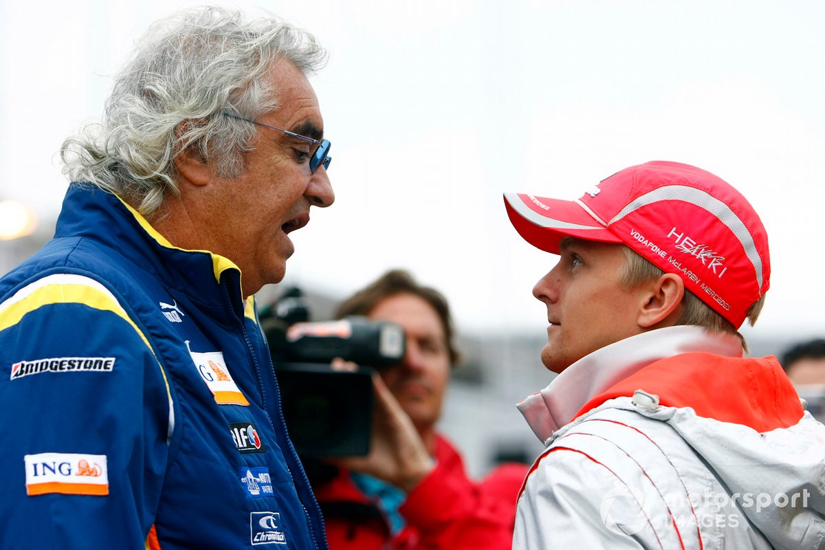 Flavio Briatore, Managing Director, Renault F1, with Heikki Kovalainen, McLaren