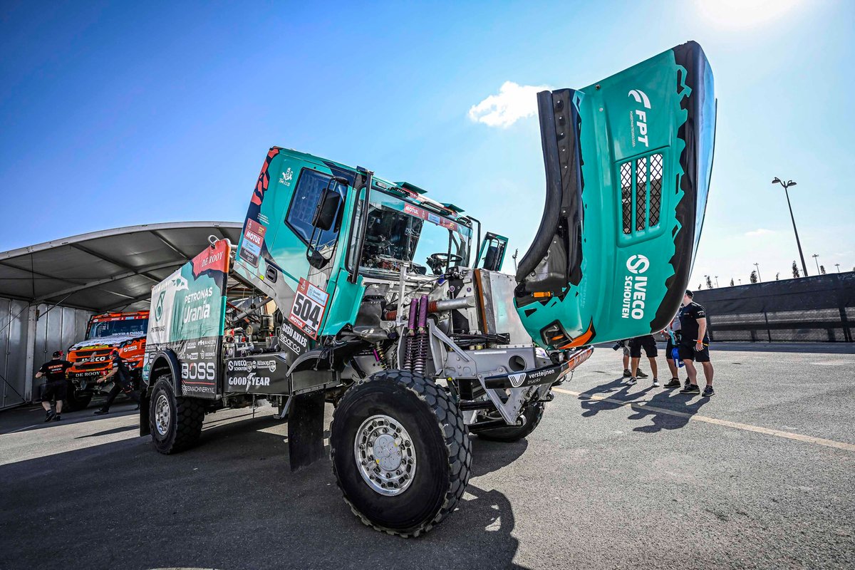 #504 Petronas Team De Rooy Iveco: Janus Van Kasteren, Marcel Snijders, Rodewald Darek