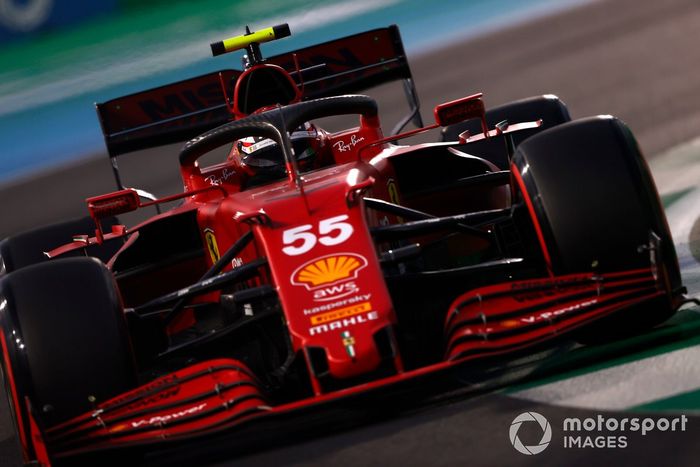 Carlos Sainz Jr., Ferrari SF21