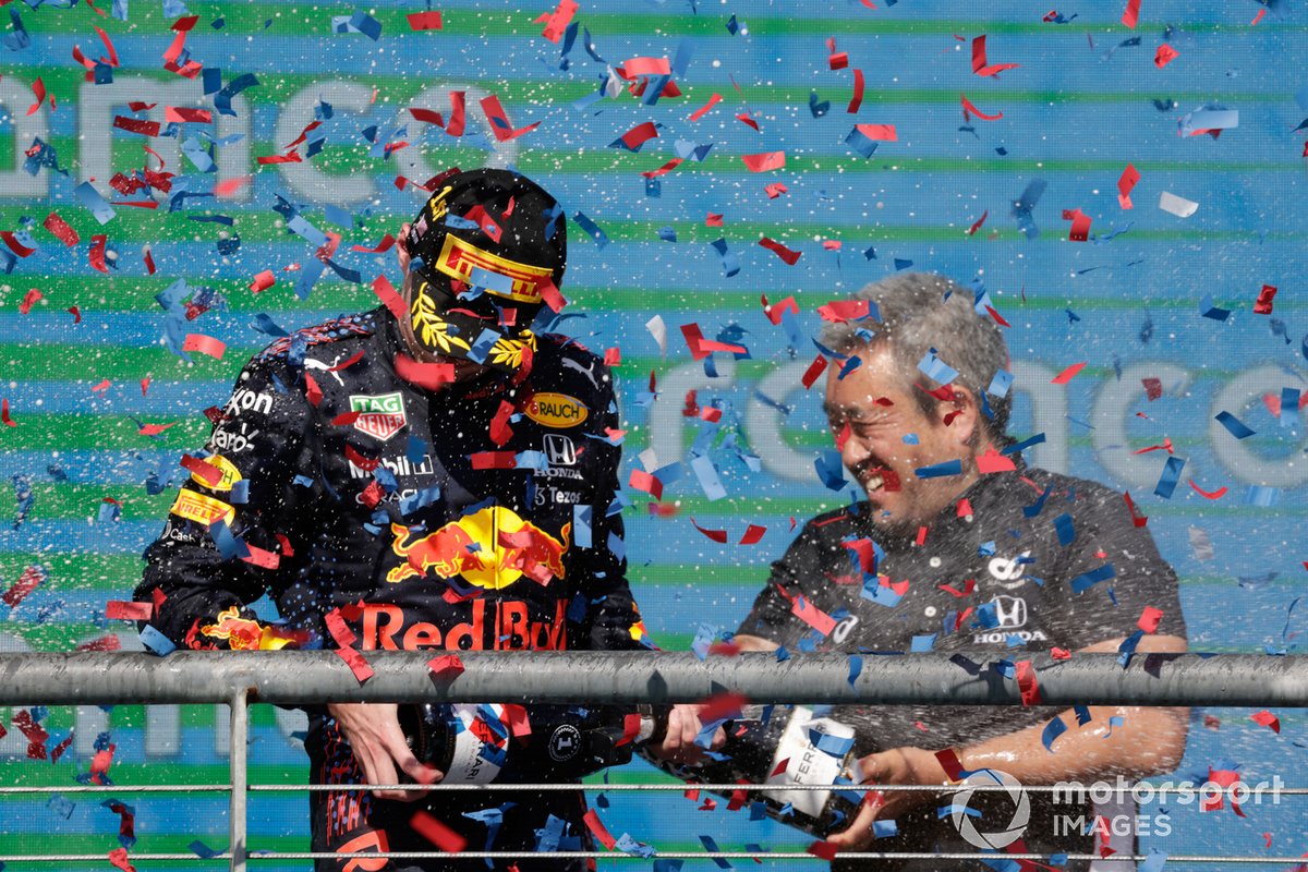 Podio: ganador Max Verstappen, Red Bull Racing
