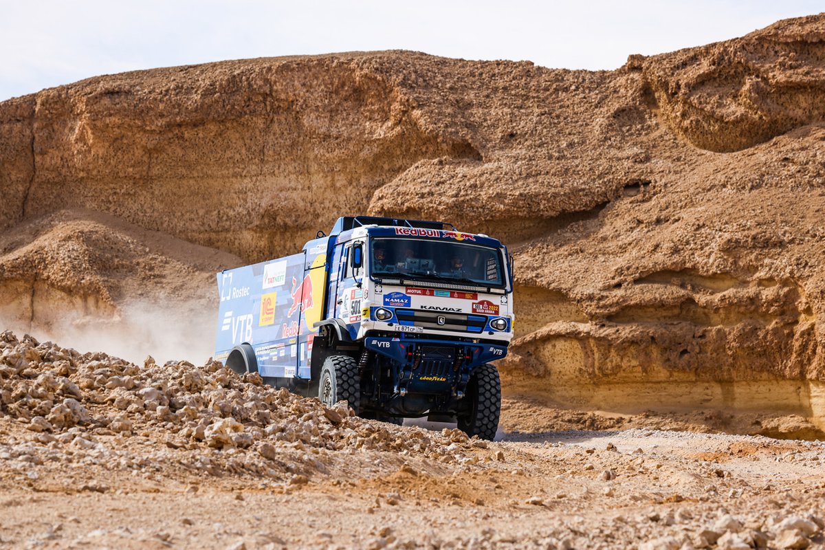 #501 Kamaz Master: Anton Shibalov, Dmitrii Nikitin, Ivan Tatarinov