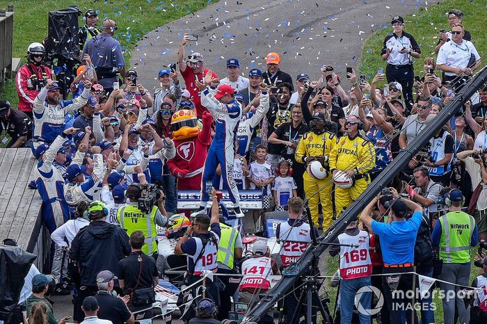 Alex Palou, Chip Ganassi Racing Honda, podio