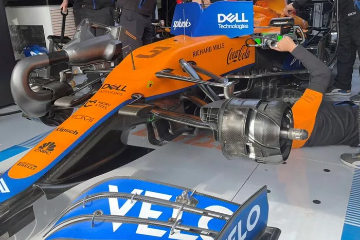 Conducto del freno delantero del McLaren MCL35M 