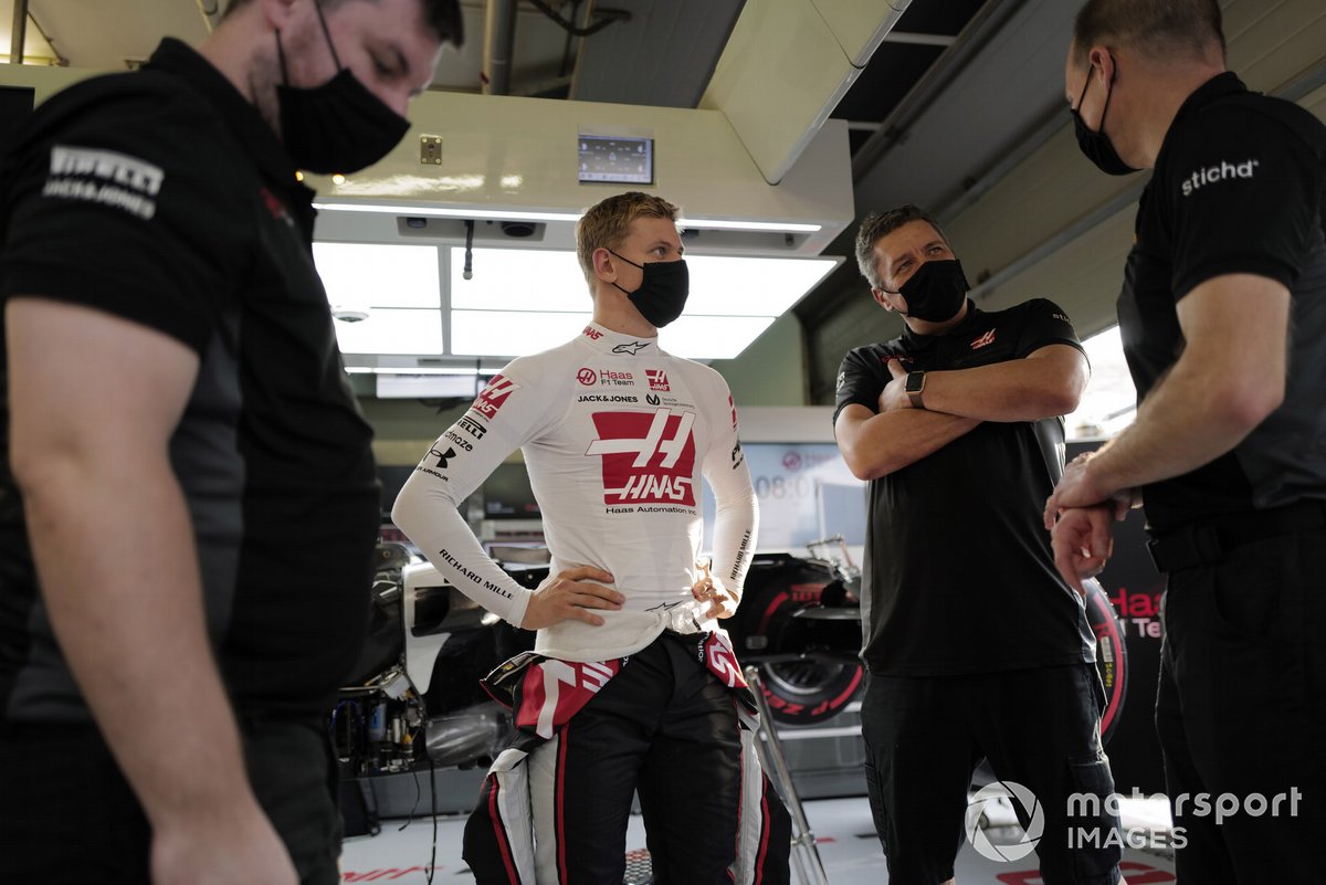 Mick Schumacher speaks with race engineer Gary Gannon.