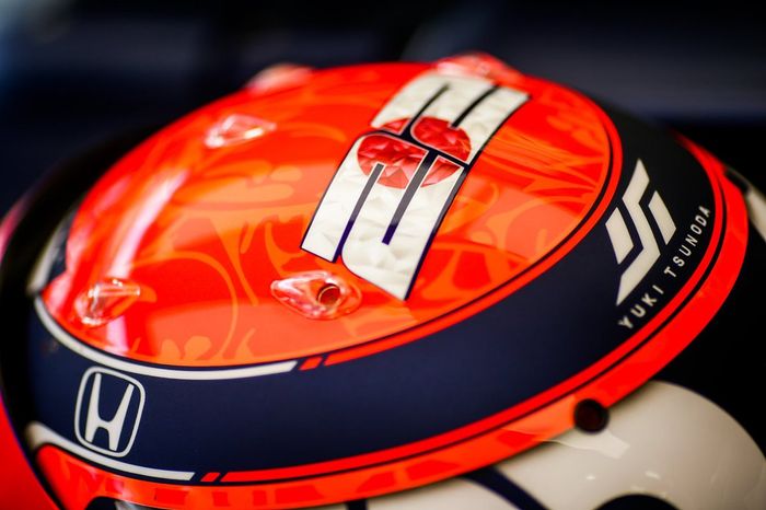 Casco de Yuki Tsunoda, AlphaTauri