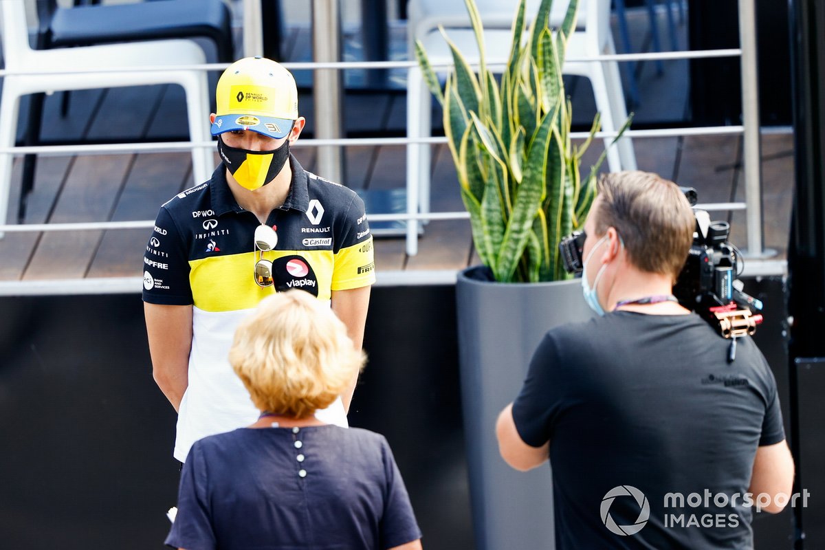 Esteban Ocon, Renault F1 con los medios