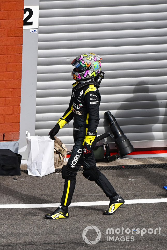 Daniel Ricciardo, Renault F1, e Lando Norris, McLaren, nel parco chiuso dopo le qualifiche
