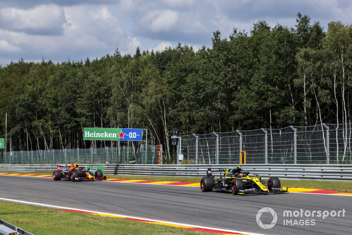 Esteban Ocon, Renault F1 Team R.S.20, Alex Albon, Red Bull Racing RB16