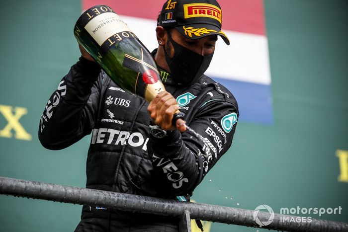 Podio: ganador de la carrera Lewis Hamilton, Mercedes-AMG F1 celebra