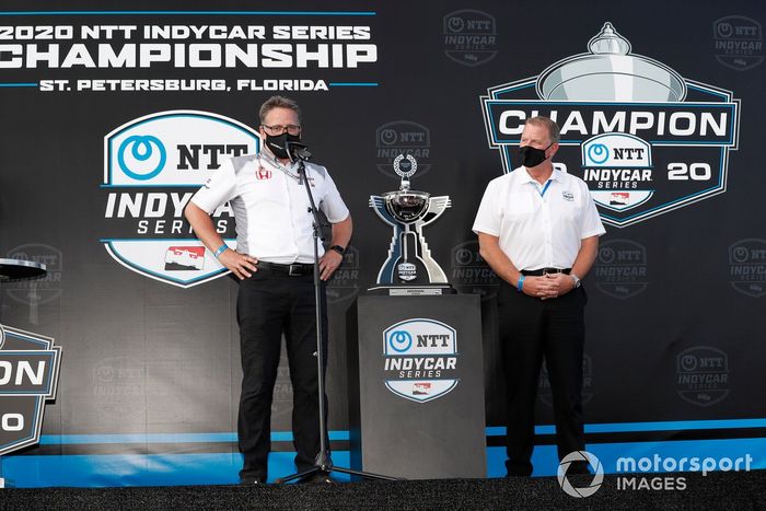 Jay Frye y el ganador del Campeonato de Fabricantes Ted Klaus de Honda HPD