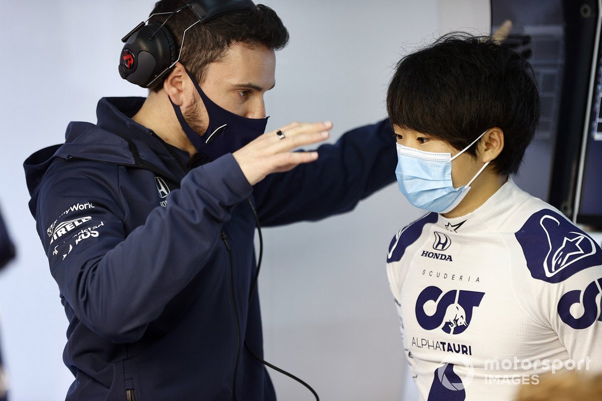 Yuki Tsunoda, Honda Formula Dream Project parla con un ingegnere