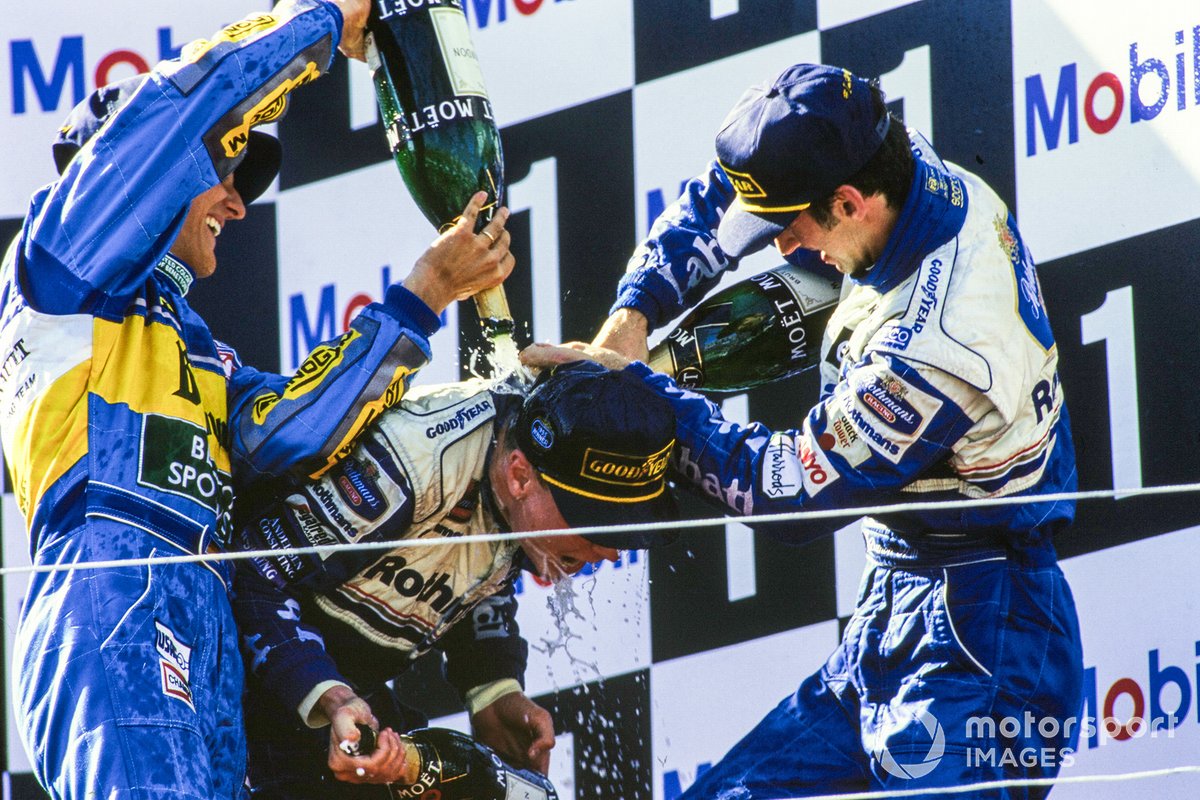 1995: el segundo clasificado Michael Schumacher, Benetton el tercero Damon Hill, Williams, y el ganador de la carrera David Coulthard, Williams