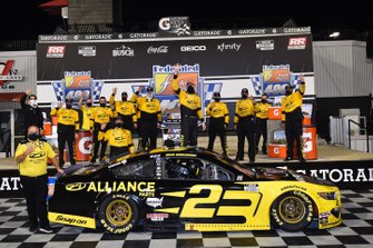 Race winner Brad Keselowski, Team Penske, Ford Mustang