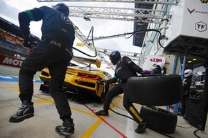 #33 TF Sport Corvette Z06 LMGT3.R: Ben Keating, Jonny Edgar, Daniel Juncadella