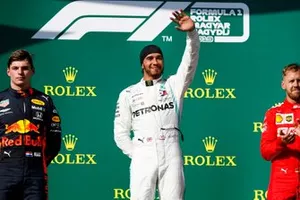 Podyum: 2. Max Verstappen, Red Bull Racing, Yarış galibi Lewis Hamilton, Mercedes AMG F1, 3. Sebastian Vettel, Ferrari