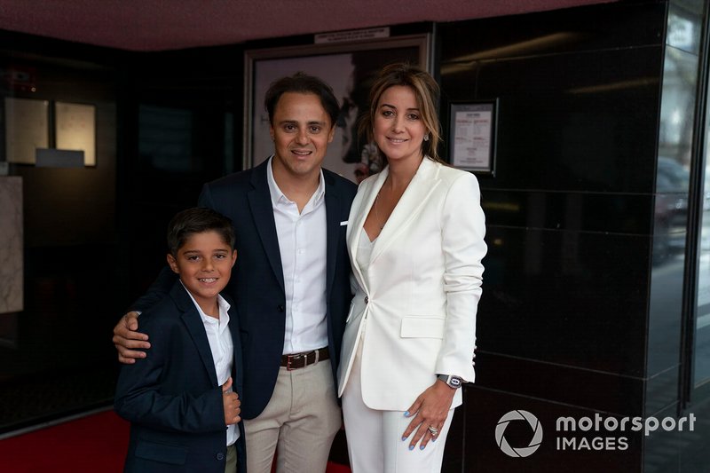 Felipe Massa with his wife and his son