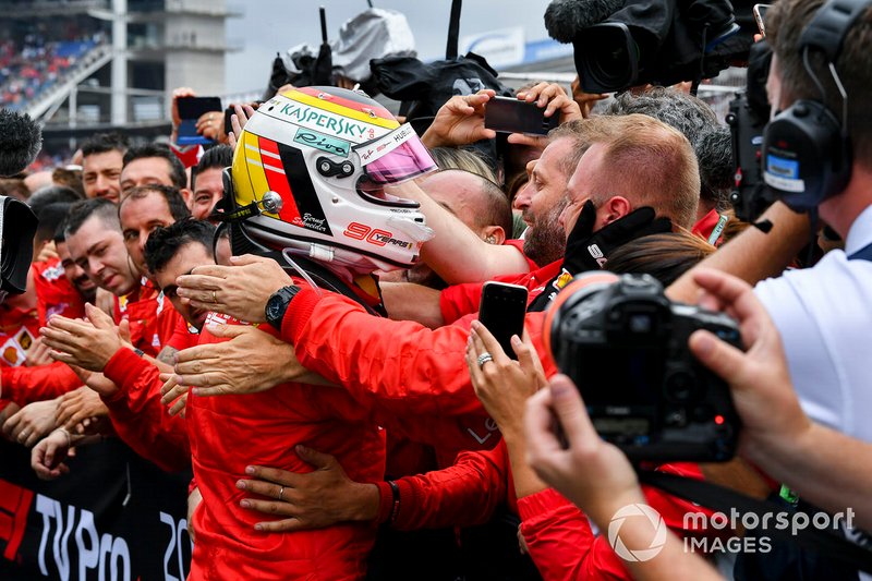 Sebastian Vettel, Ferrari celebrates in Parc Ferme with his team