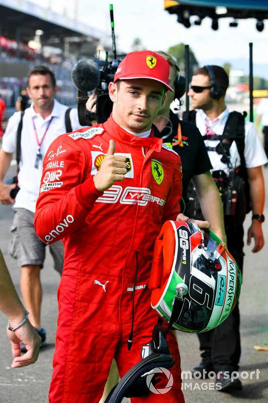 Pole Sitter Charles Leclerc, Ferrari festeggia al Parc Ferme