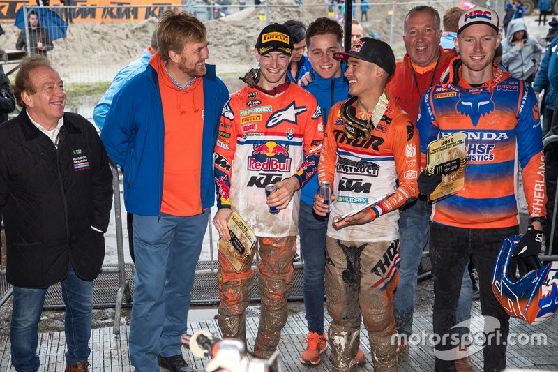 Willem-Alexander, re dei Paesi Bassi, incontra Calvin Vlaanderen, Jeffrey Herlings e Glenn Coldenhoff del TeamNL