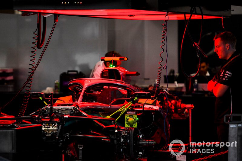 Auto di Valtteri Bottas, Mercedes AMG W10, sotto il Parc Ferme