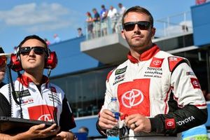 Matt DiBenedetto, Leavine Family Racing, Toyota Camry Toyota Express Maintenance