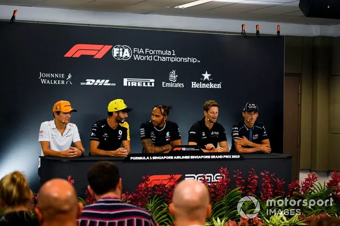 Lando Norris, McLaren, Daniel Ricciardo, Renault F1 Team, Lewis Hamilton, Mercedes AMG F1, Romain Grosjean, Haas F1 Team and Robert Kubica, Williams Racing