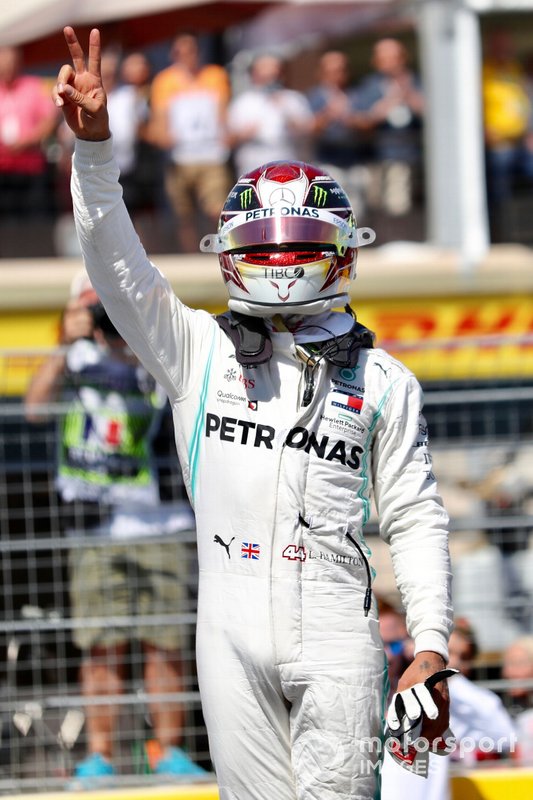 Lewis Hamilton, Mercedes AMG F1, celebrates pole after Qualifying