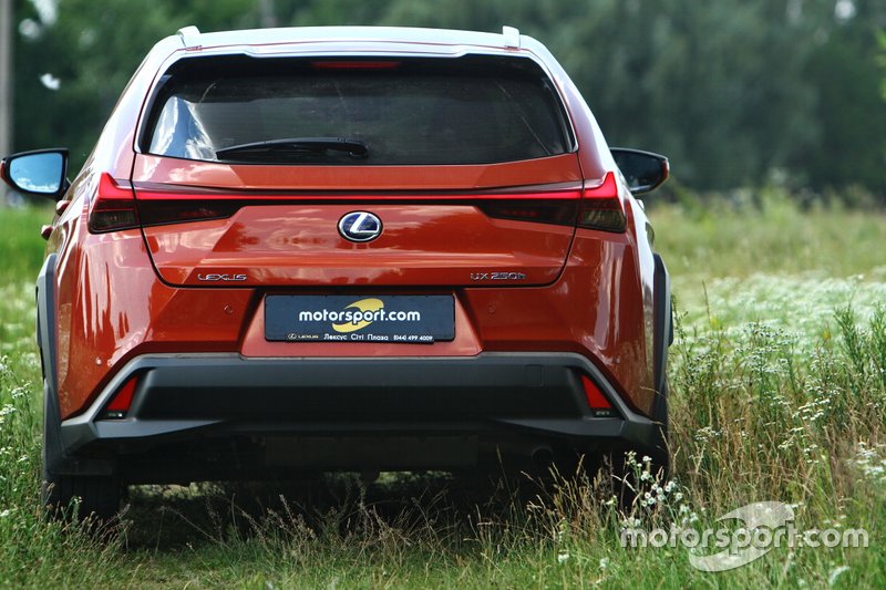 Lexus UX