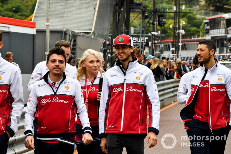 Antonio Giovinazzi, Alfa Romeo Racing walks the track