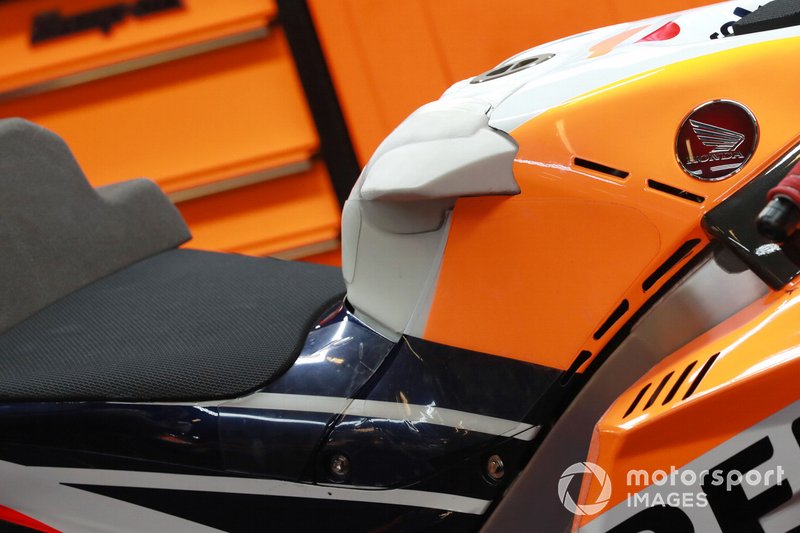 Jorge Lorenzo, Repsol Honda Team's Honda new tank wings 