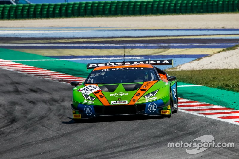 #63 GRT Grasser Racing Team Lamborghini Huracan GT3 Evo: Christian Engelhart, Mirko Bortolotti