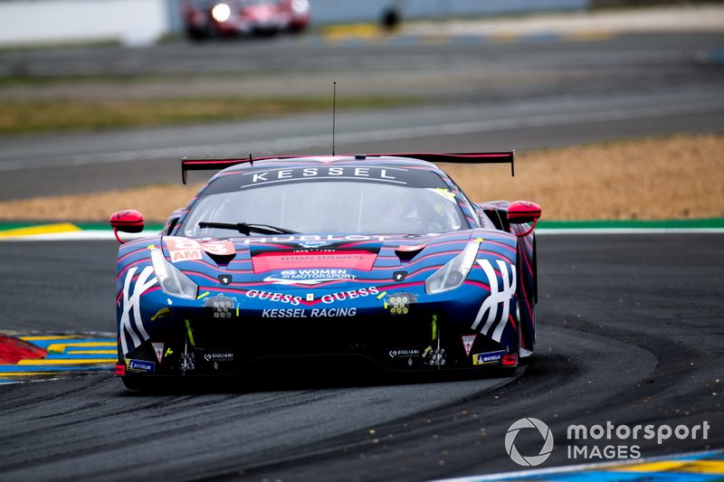 #83 Kessel Racing, Ferrari 488 GTE: Rahel Frey, Manueka Gostner, Michelle Gatting