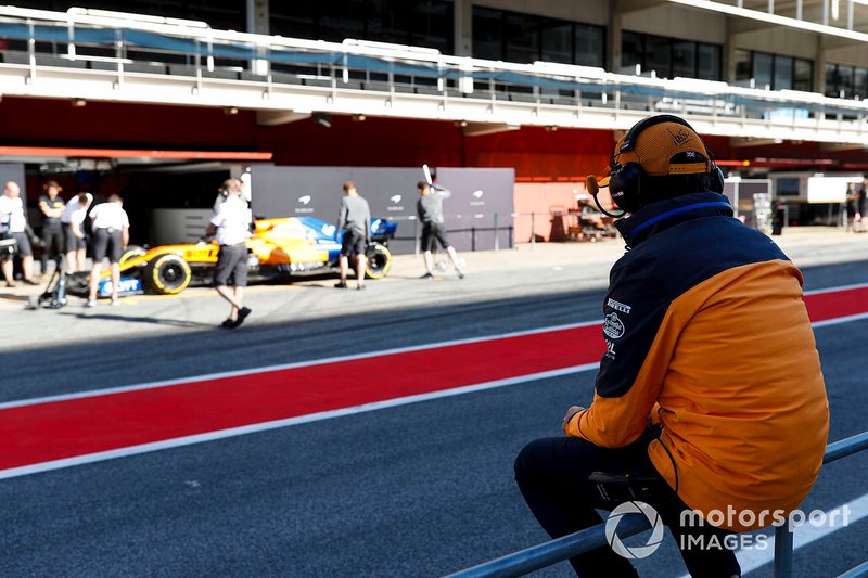 Lando Norris, McLaren, en el muro