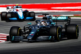 Lewis Hamilton, Mercedes AMG F1 W10, Robert Kubica, Williams FW42