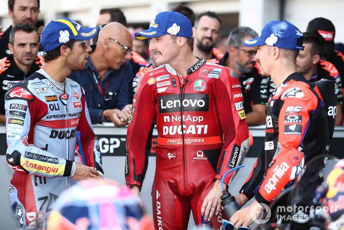 Los tres primeros Jack Miller, Ducati Team, Enea Bastianini, Gresini Racing, Maverick Viñales, Aprilia Racing Team