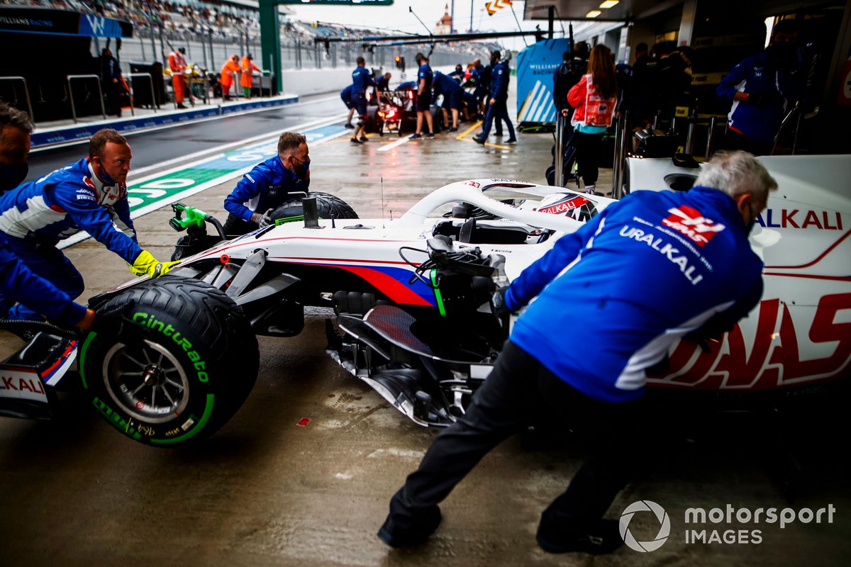 Nikita Mazepin, Haas VF-21, torna in garage